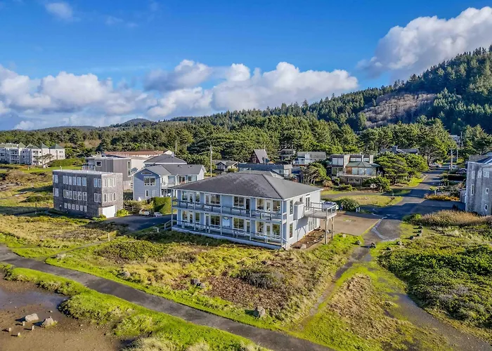 Arbor House South